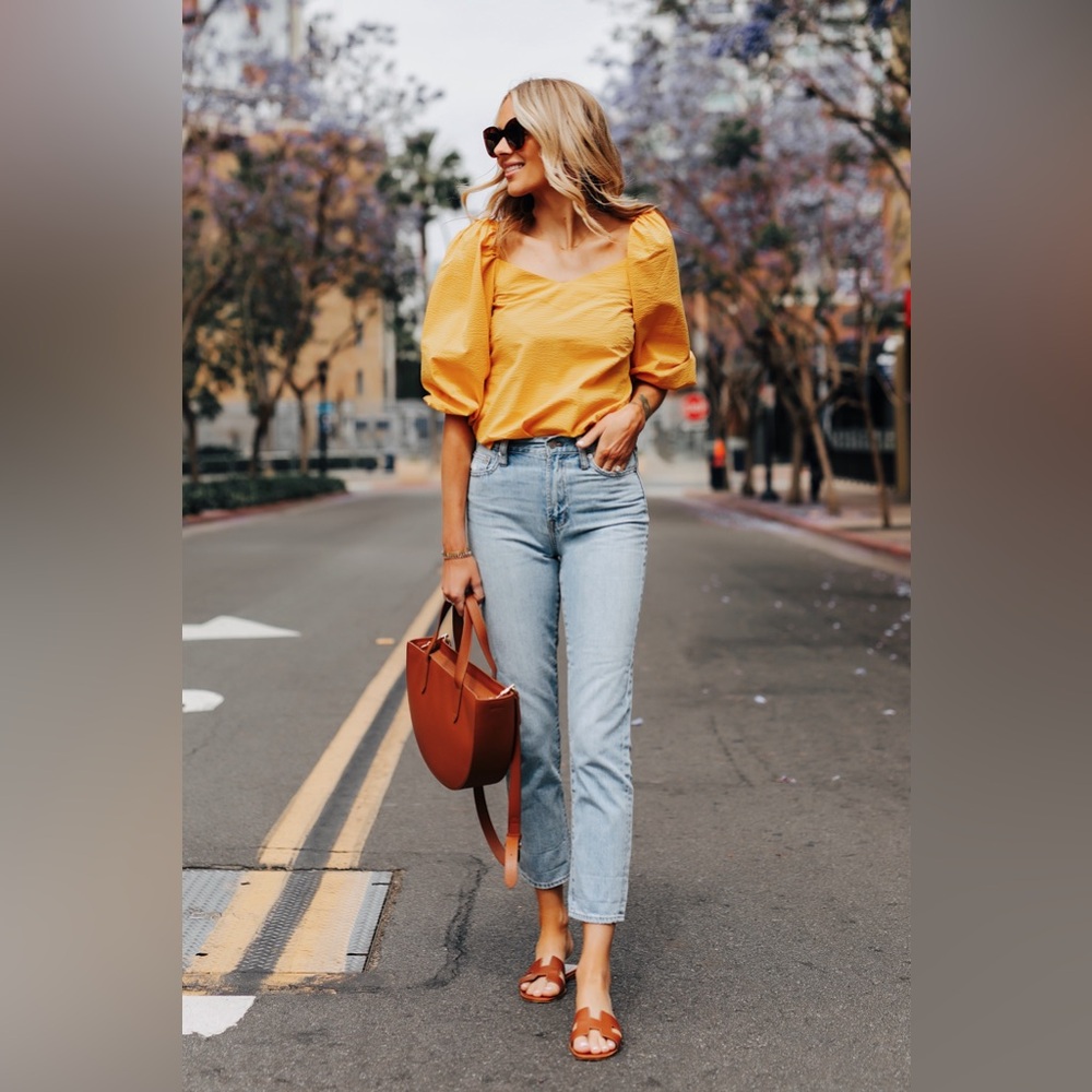 CUYANA Seersucker Ballon Sleeve Top. Color Yellow. NWT.